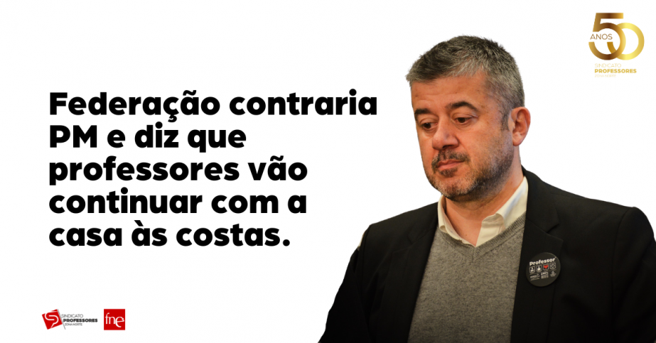 Federação contraria PM e diz que professores vão continuar com a casa às costas